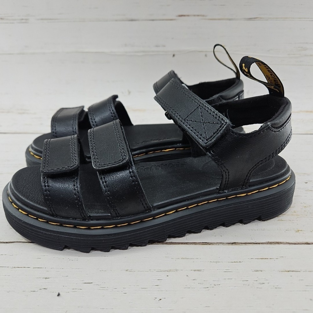 Dr Martens Klaire J Youth Junior Girlsโ 5 Leather Black Strappy Sandals Adjust